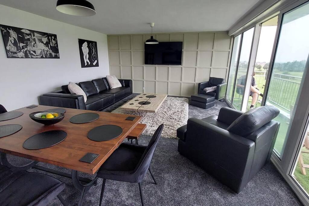 3 Bedroom Apartment With Golf Course View Newcastle upon Tyne Exterior foto