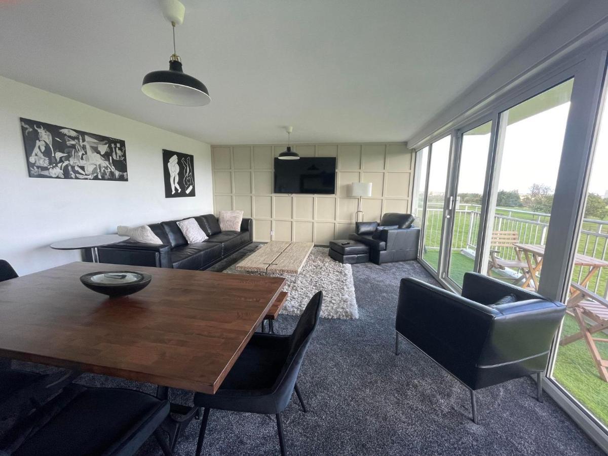 3 Bedroom Apartment With Golf Course View Newcastle upon Tyne Exterior foto