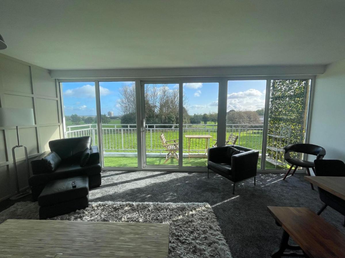 3 Bedroom Apartment With Golf Course View Newcastle upon Tyne Exterior foto