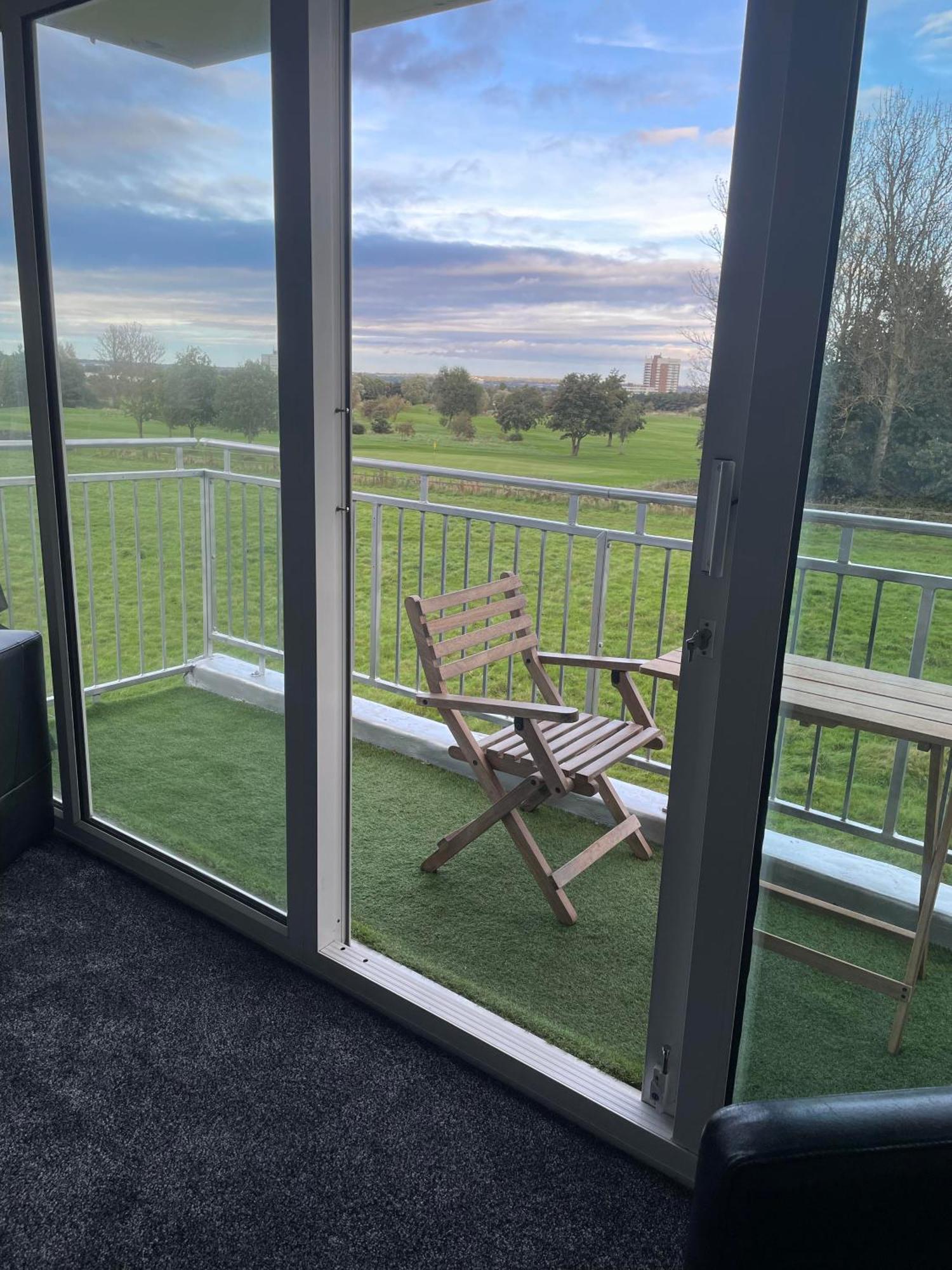 3 Bedroom Apartment With Golf Course View Newcastle upon Tyne Exterior foto
